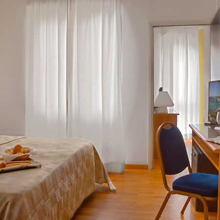 Mistral2 Hotel Oristano Dış mekan fotoğraf