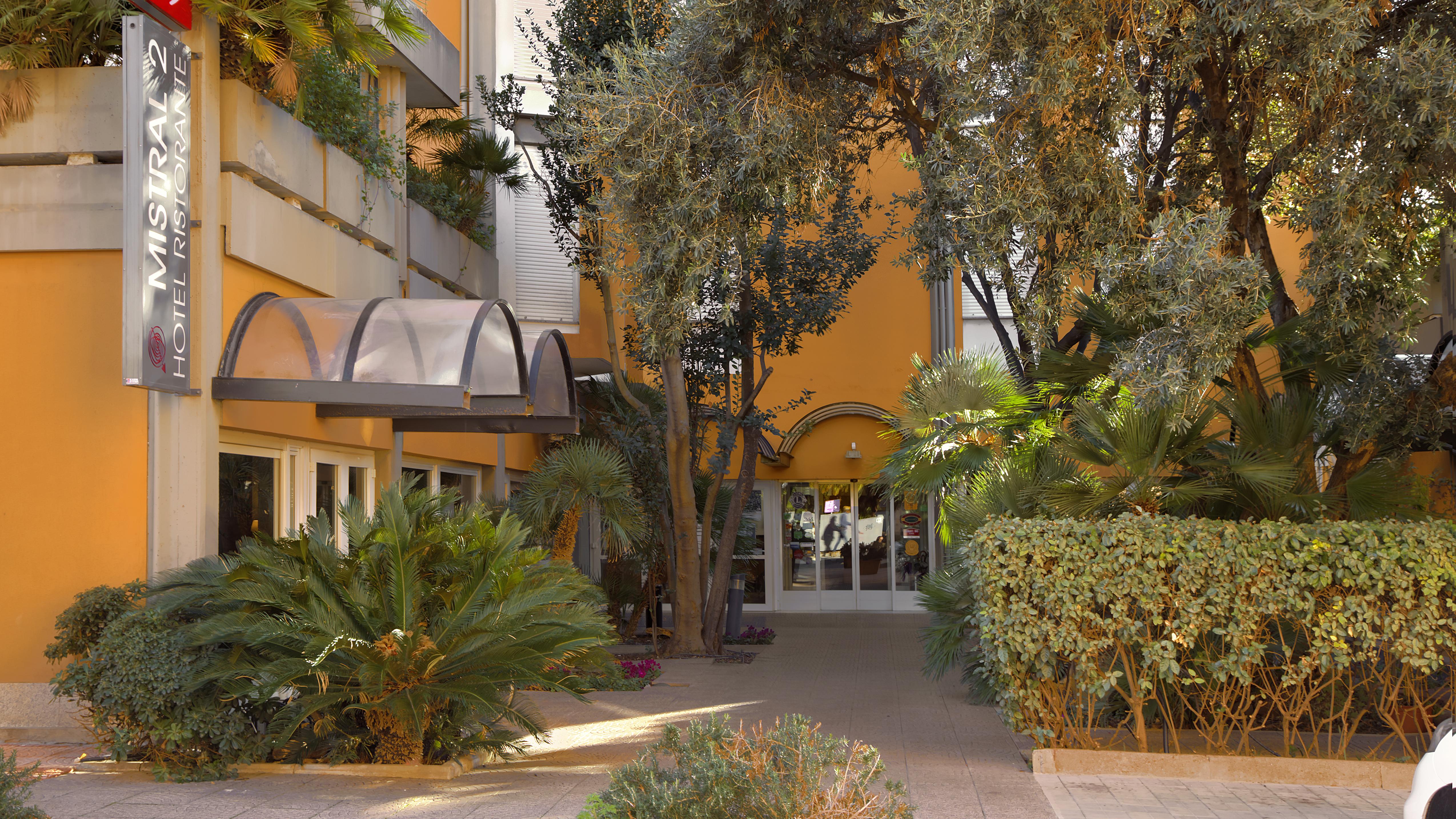 Mistral2 Hotel Oristano Dış mekan fotoğraf